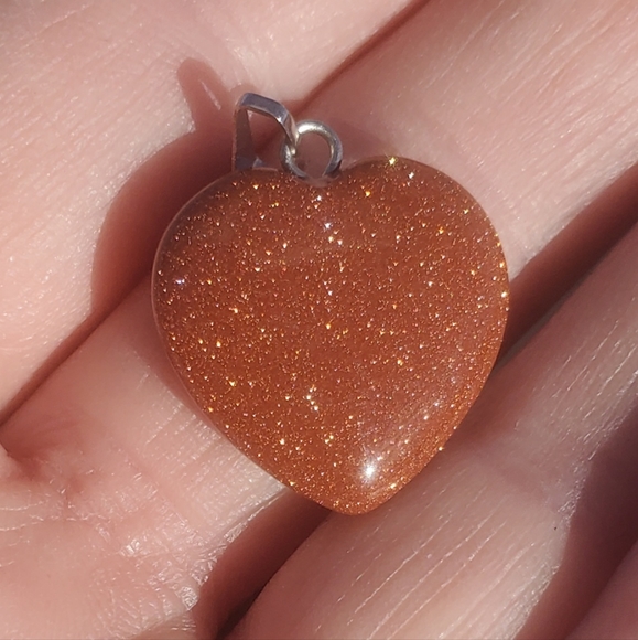 New Gold Sunstone Sandstone Heart Shaped Pendant. - Picture 8 of 8
